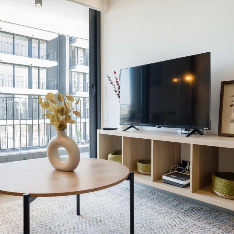 Cozy 1BR Getaway for Three in Vibrant Nunoa - Apartment - 2