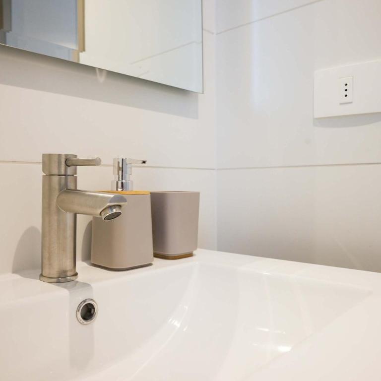 Cozy 1BR Getaway for Three in Vibrant Nunoa - Apartment - 4