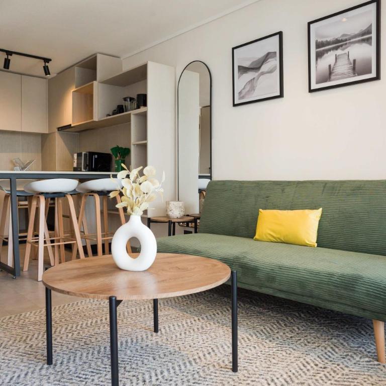 Cozy 1BR Getaway for Three in Vibrant Nunoa - Apartment - 25