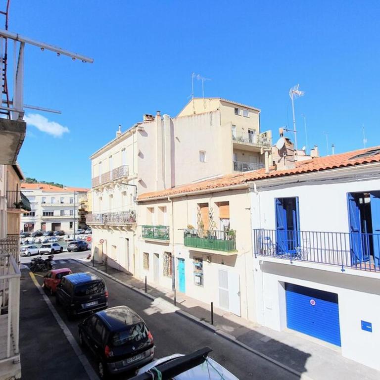 LE BAYARD Authentique Maison Sétoise Patio Climatisée Centre Historique Parking payant à proximité - Maison de Vacances - 11