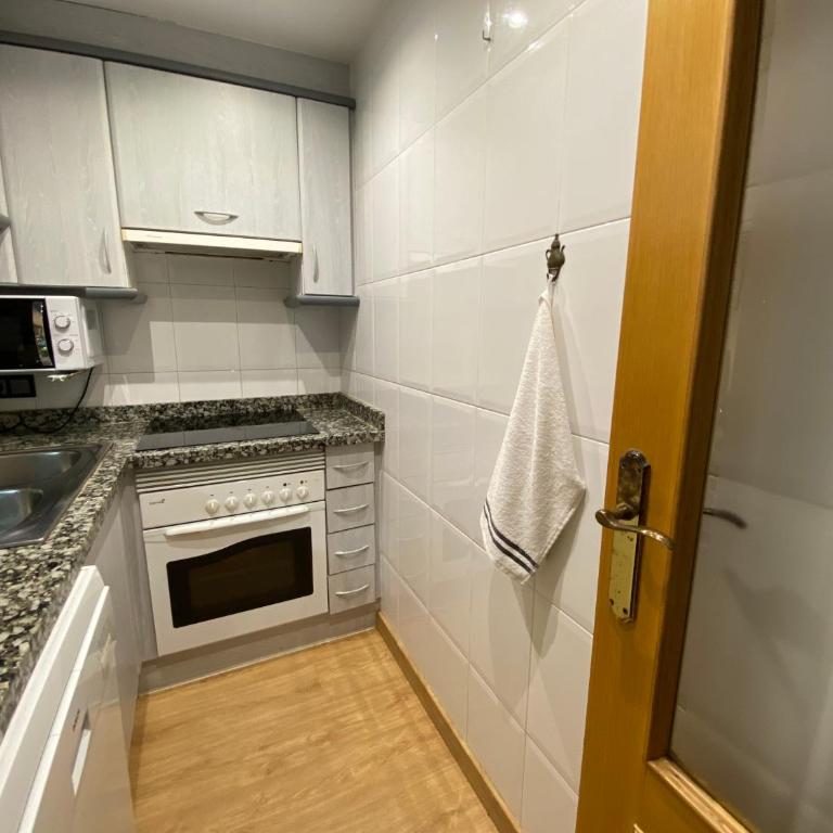 Apartamento Moderno Playa de Gandía Vistas al Mar Piscina Pádel y WIFI 4 PAX - Apartamento de 1 dormitorio - 11