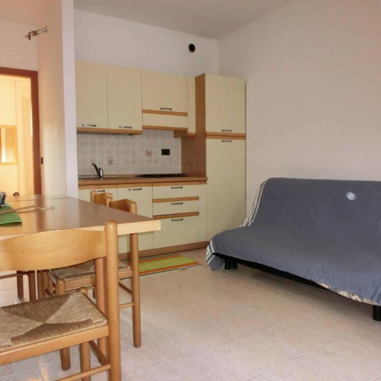 Apartment with garden in residence with pool - Apartment - 7