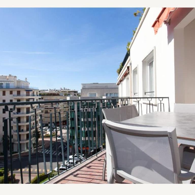 Marriott- Croisette: Superb 3 bedrooms/ 3 baths - Apartment - 28