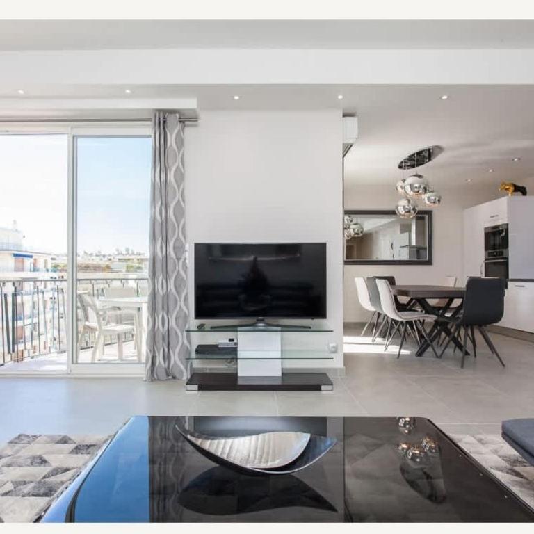 Marriott- Croisette: Superb 3 bedrooms/ 3 baths - Apartment - 30