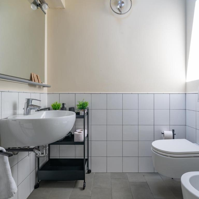 BolognaCentro 9 People Loft Private Lift and Terrace - Appartamento con 2 Camere da Letto - 40