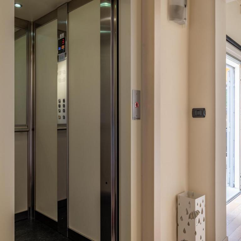 BolognaCentro 9 People Loft Private Lift and Terrace - Appartamento con 2 Camere da Letto - 45