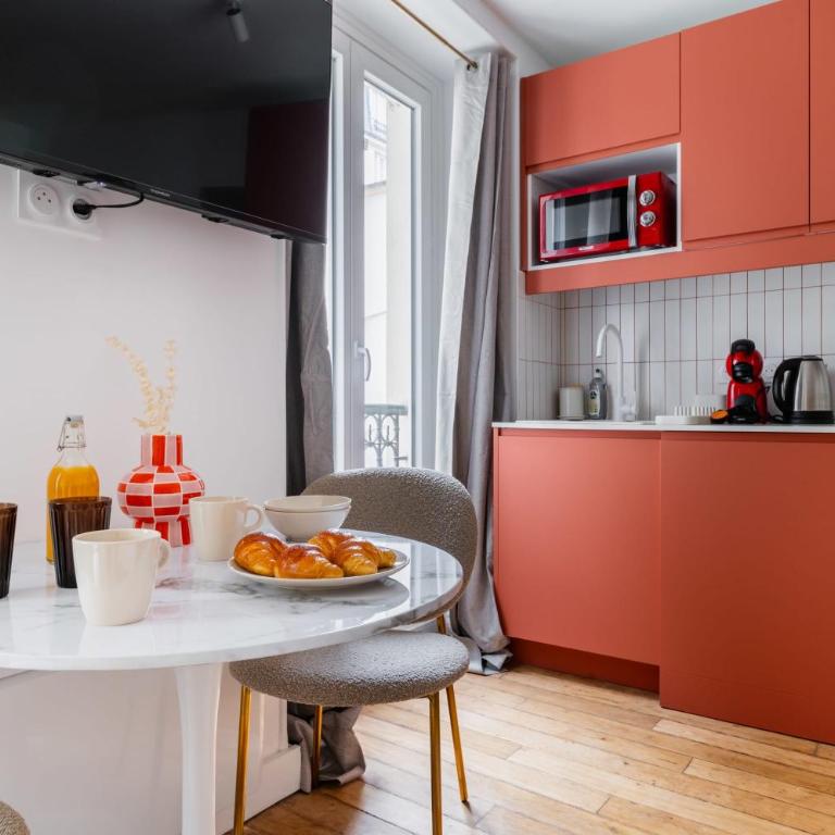 Grand studio refait a neuf Paris 16 - 4P - Studio - 6