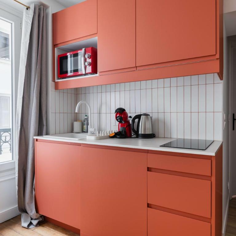 Grand studio refait a neuf Paris 16 - 4P - Studio - 8
