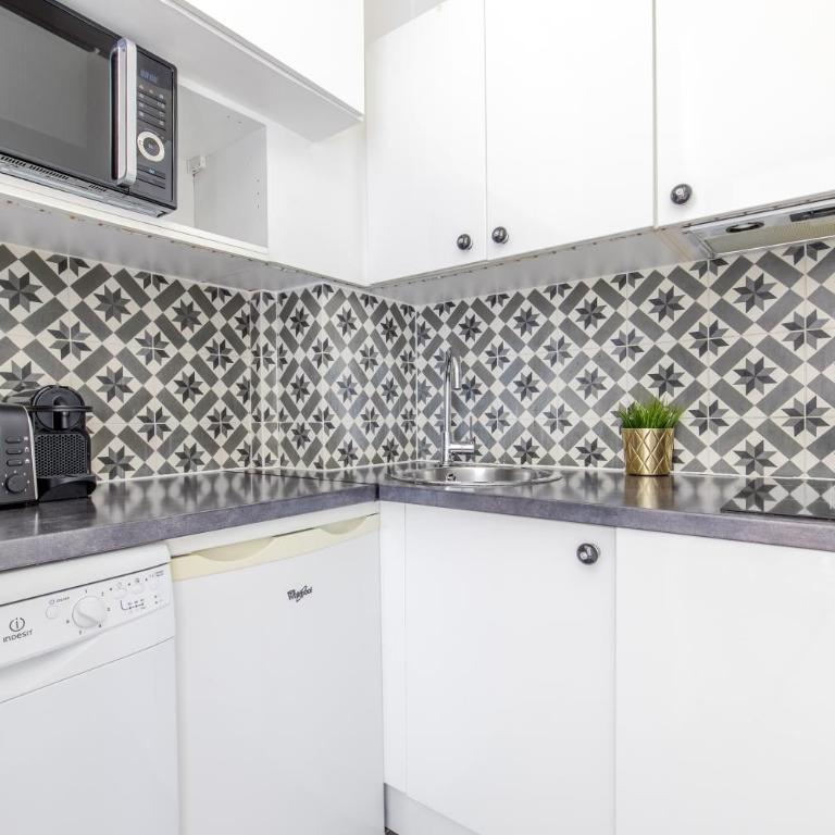 Cozy studio near Montmartre - One-Bedroom Apartment - 3