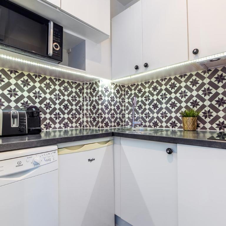 Cozy studio near Montmartre - One-Bedroom Apartment - 9