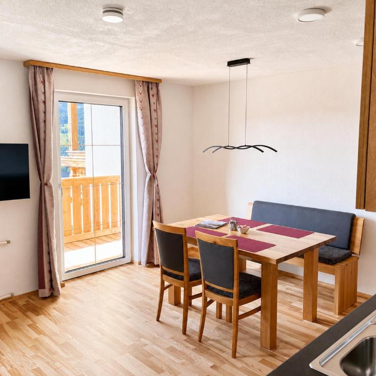 Appartements-Restaurant Schwaiger direkt beim Lift und wunderschönen Bergblick - Apartment mit Blick auf die Berge - 11