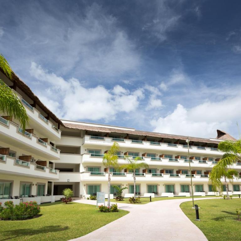 BlueBay Grand Esmeralda-All Inclusive - Deluxe with Partial Ocean View - 5
