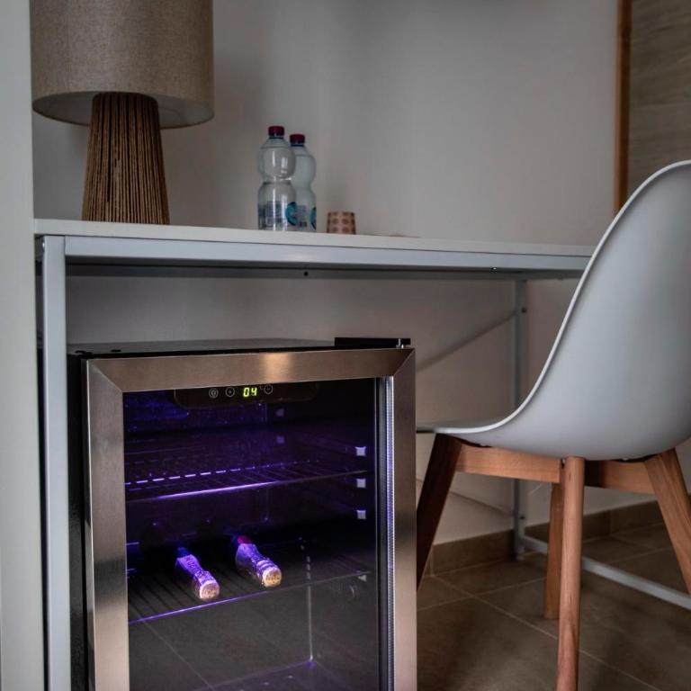 Sve&Co suite rooms - Zimmer mit Kingsize-Bett und Whirlpool - 3