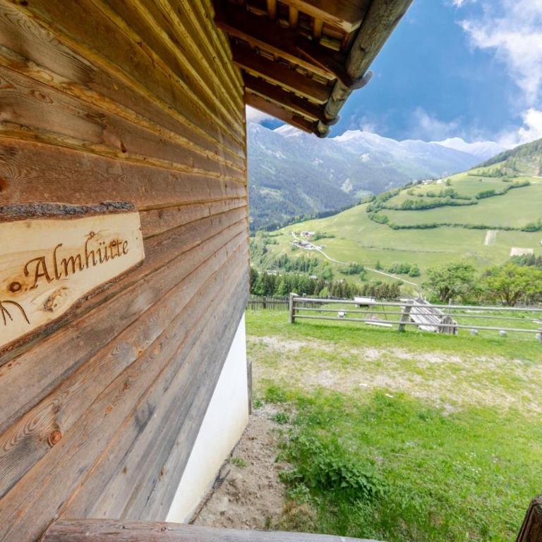 Garmesegghof - Two-Bedroom Deluxe Apartment with Garden View - 7