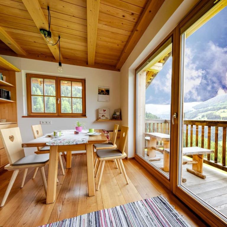 Garmesegghof - Two-Bedroom Deluxe Apartment with Garden View - 19