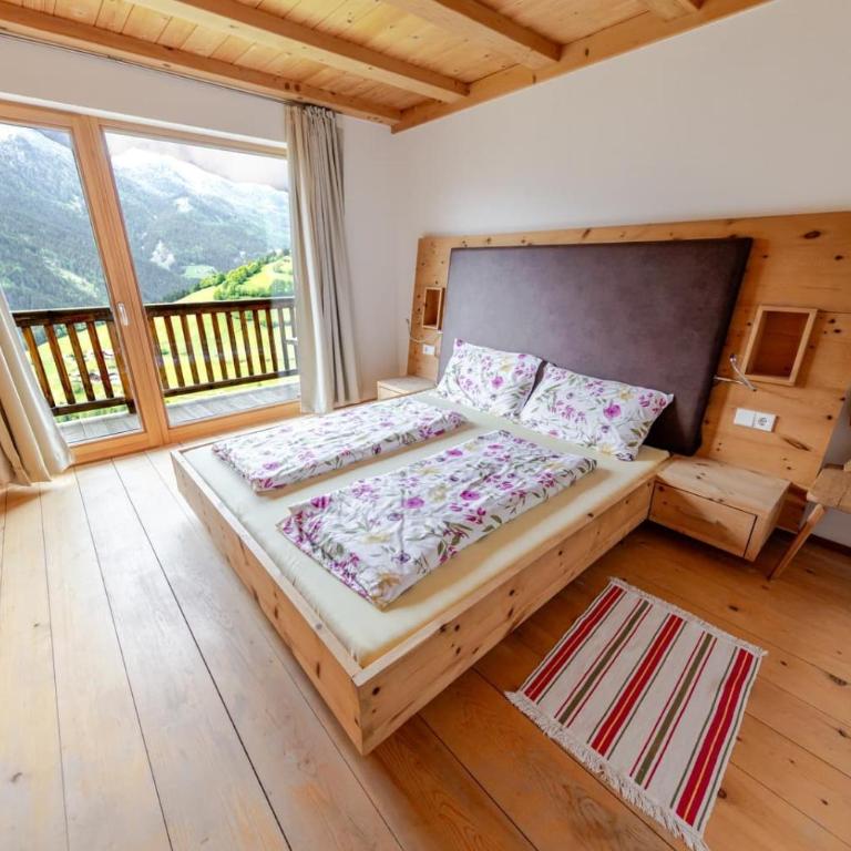 Garmesegghof - Two-Bedroom Deluxe Apartment with Garden View - 10