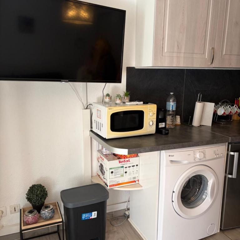 Studio proche plage Frejus parking - Apartamento de 1 dormitorio - 1
