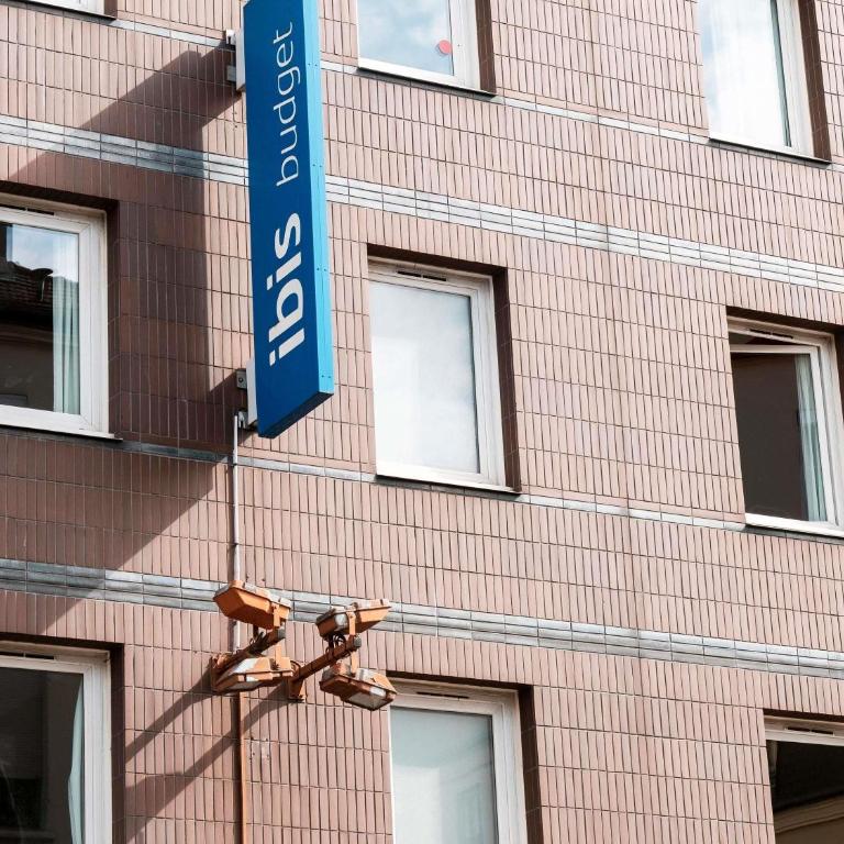 ibis budget Paris Porte de Vincennes - Chambre pour Personnes à Mobilité Réduite avec Lit Queen-Size Adapté - 7