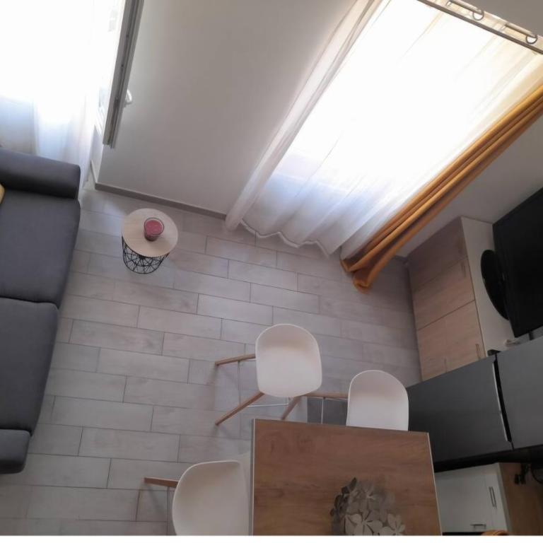 Duplex centre historique frejus - One-Bedroom Apartment - 1