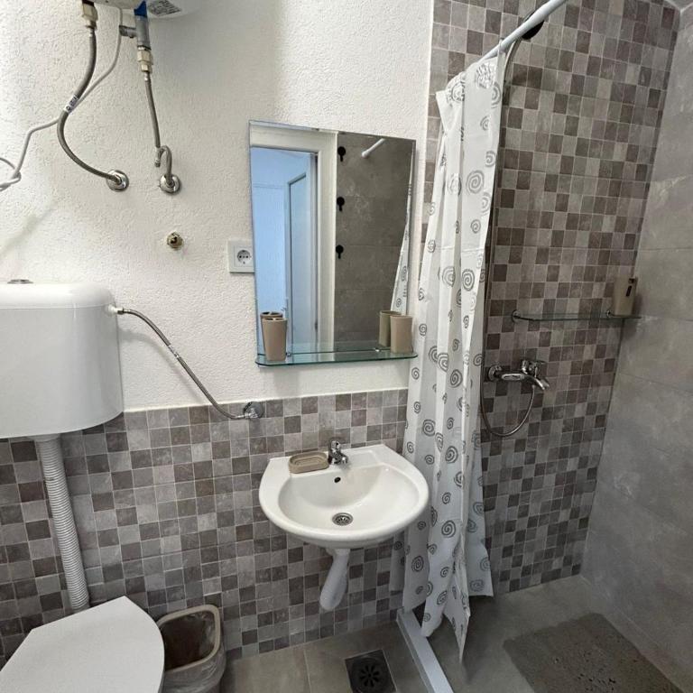 Aniva home - Apartman sa Balkonom i Lepim Pogledom - 8