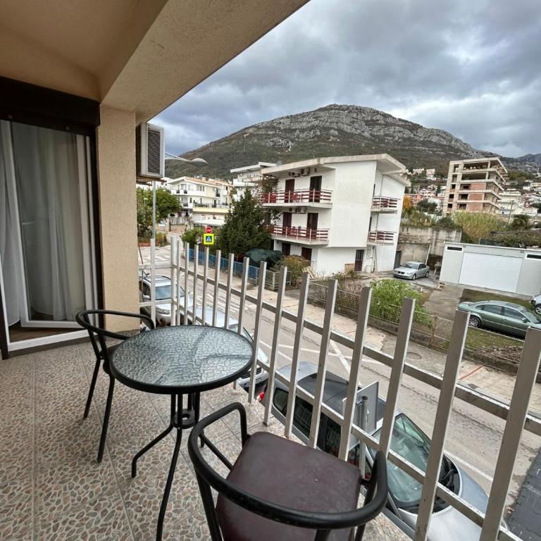 Aniva home - Apartman sa Balkonom i Lepim Pogledom - 10
