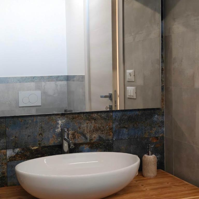 Palazzo Lanzilao's Rooms - Double Room with Private Bathroom - 9