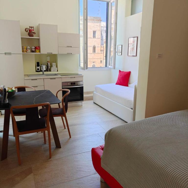 Palazzo Lanzilao's Rooms - Deluxe Double or Twin Room with City View - 4
