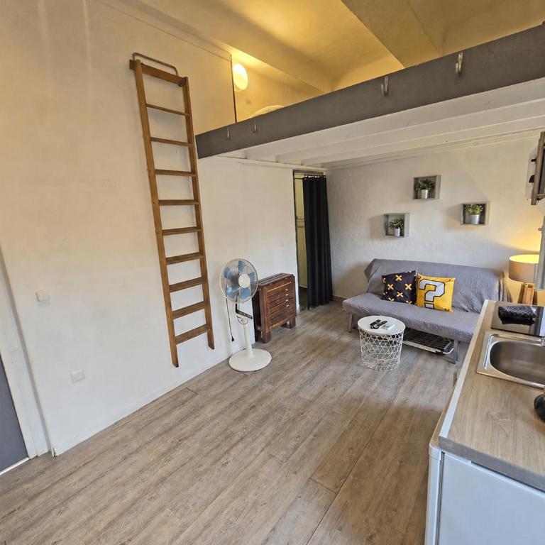 GregBnb - CLIMATISÉ - Studio Mezzanine - Cour exterieure - One-Bedroom Apartment - 6