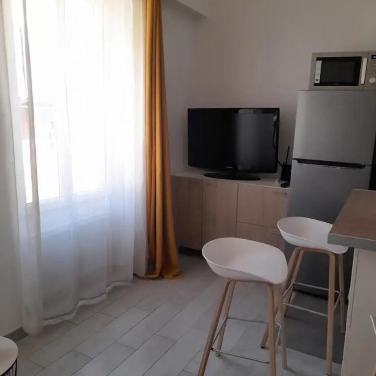 Duplex centre historique frejus - One-Bedroom Apartment - 3