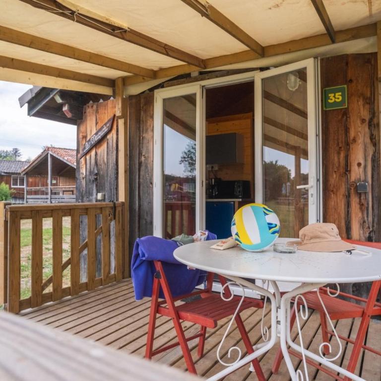 Camping Léman Plage - Chalet - 9