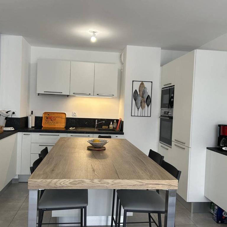Appartement moderne avec parking - 4 pers. - FR-1-251-952 - Appartement - 2