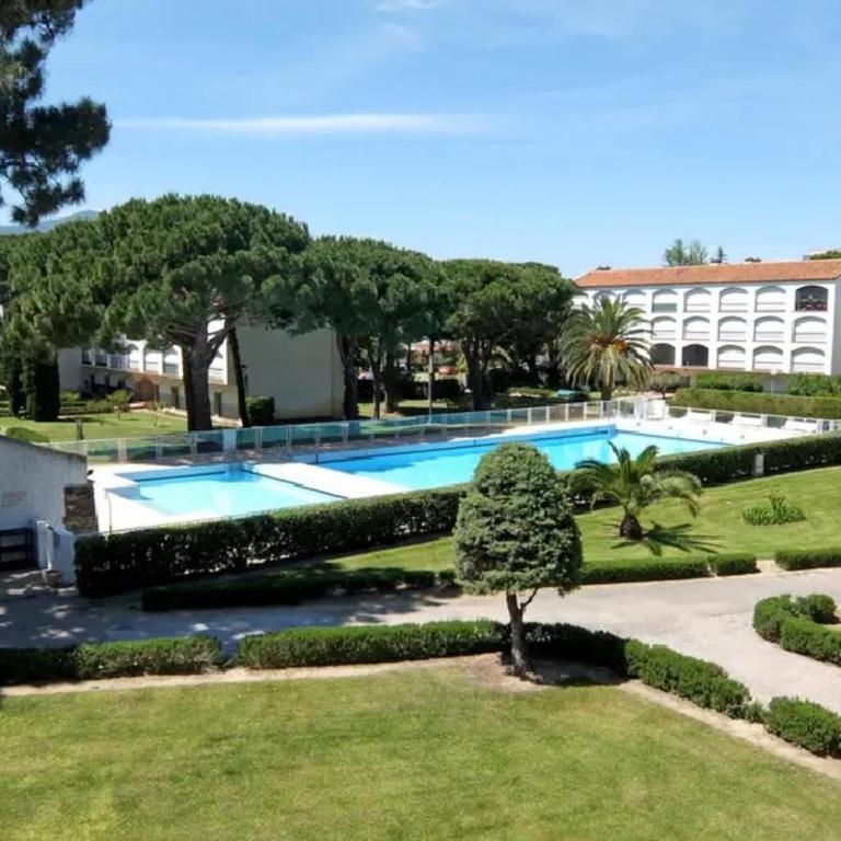 Appartement avec piscine - 3 pers., plage à 150m - FR-1-776-158 - Apartment - 1