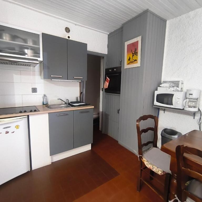 Appartement avec piscine - 3 pers., plage à 150m - FR-1-776-158 - Apartment - 4