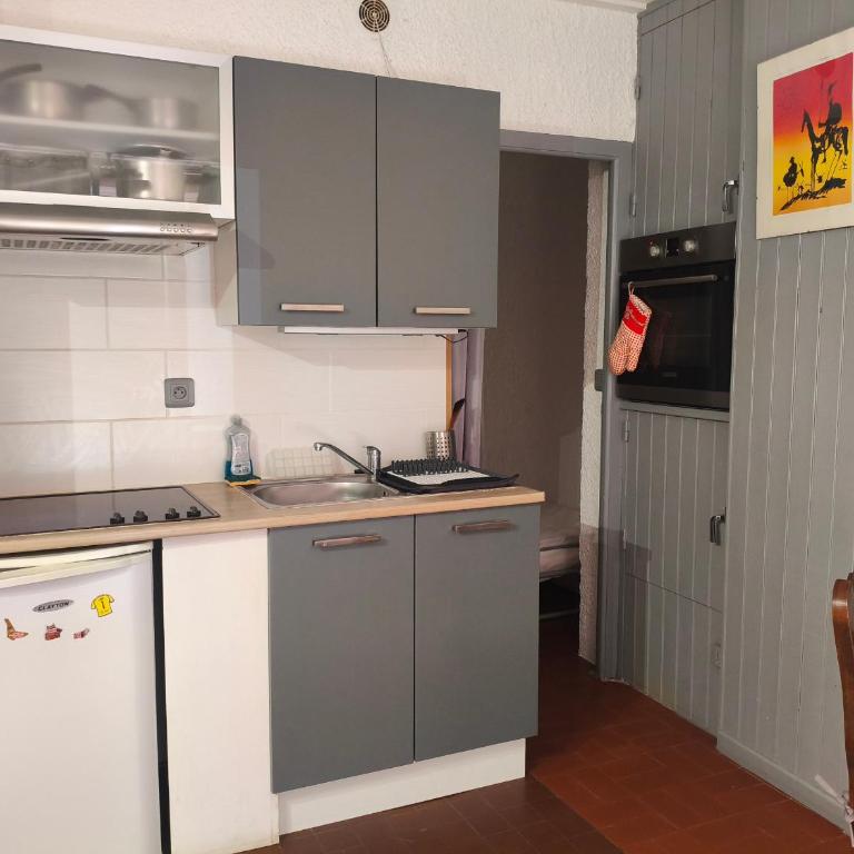 Appartement avec piscine - 3 pers., plage à 150m - FR-1-776-158 - Apartment - 7