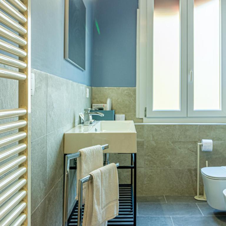 Poseidon Piazza Maggiore - CdF Apartments - Appartamento con 3 Camere da Letto - 55