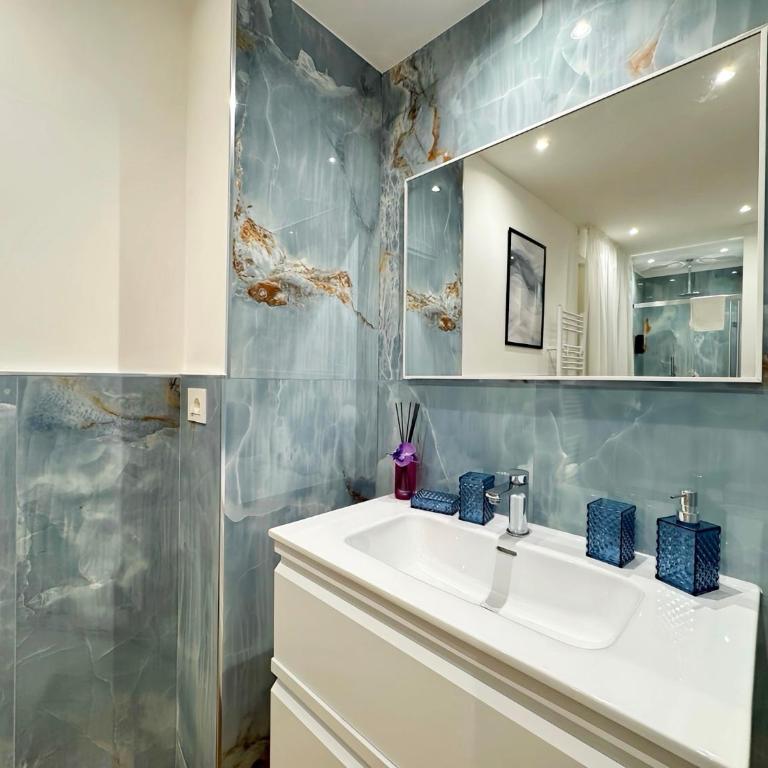 Luxury Porta Nuova Two-Bedroom Apartment in Central Turin - Two-Bedroom Apartment - 30