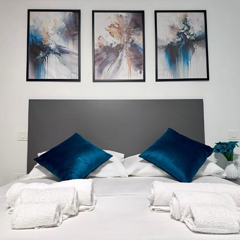 Luxury Porta Nuova Two-Bedroom Apartment in Central Turin - Two-Bedroom Apartment - 12