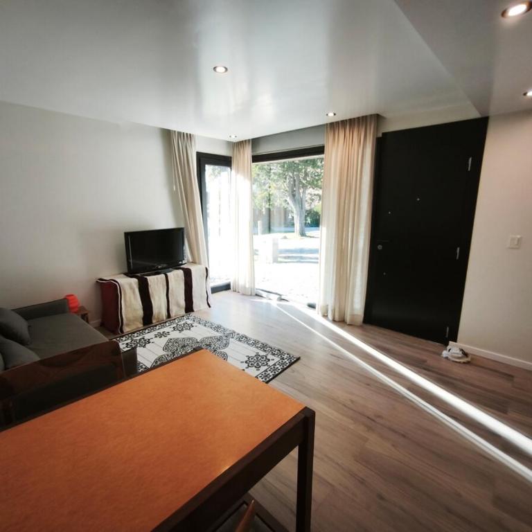 Monoambiente a estrenar con acceso directo a playa del Lago Nahuel Huapi - Apartamento Estudio - 5