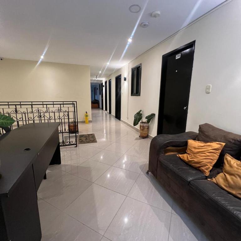 Hotel Laureles Home - Quadruple Room with Private Bathroom - 10