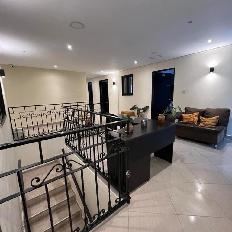 Hotel Laureles Home - Quadruple Room with Private Bathroom - 12