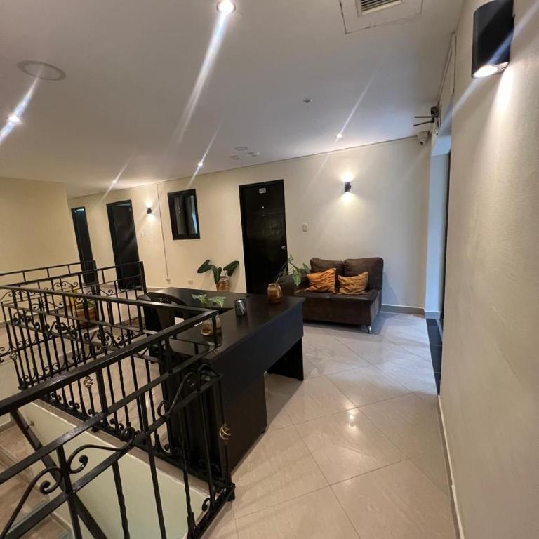 Hotel Laureles Home - Quadruple Room with Private Bathroom - 14