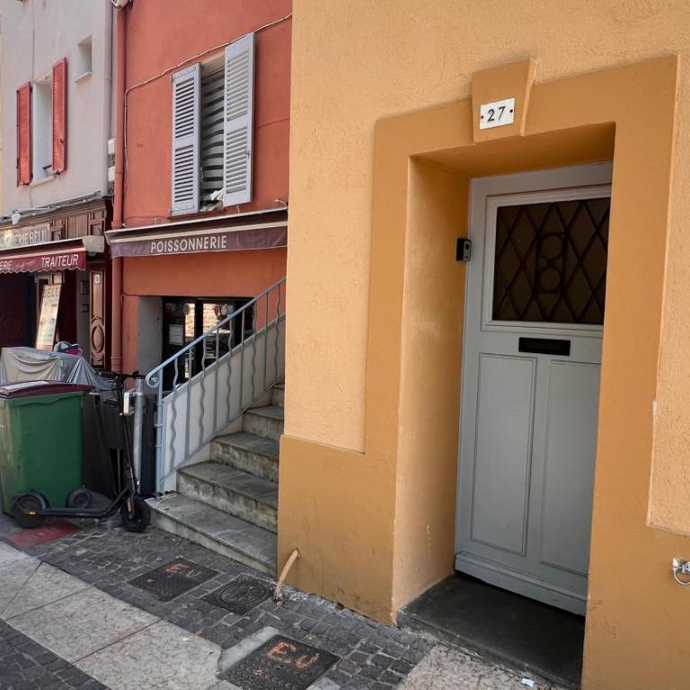 Appartement T2 en plein centre de Fréjus - Apartment mit 1 Schlafzimmer - 22