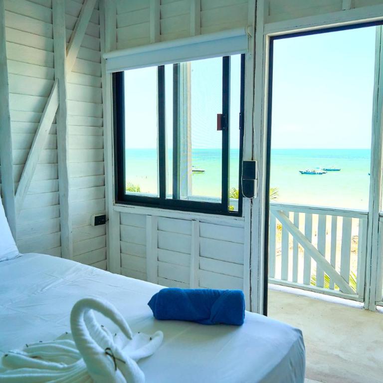 El Faro Beach Front by ÓOL Hotels - Habitación con cama grande y vistas al mar - 3