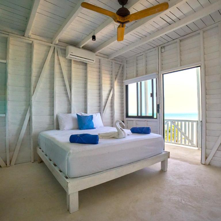 El Faro Beach Front by ÓOL Hotels - Habitación con cama grande y vistas al mar - 2