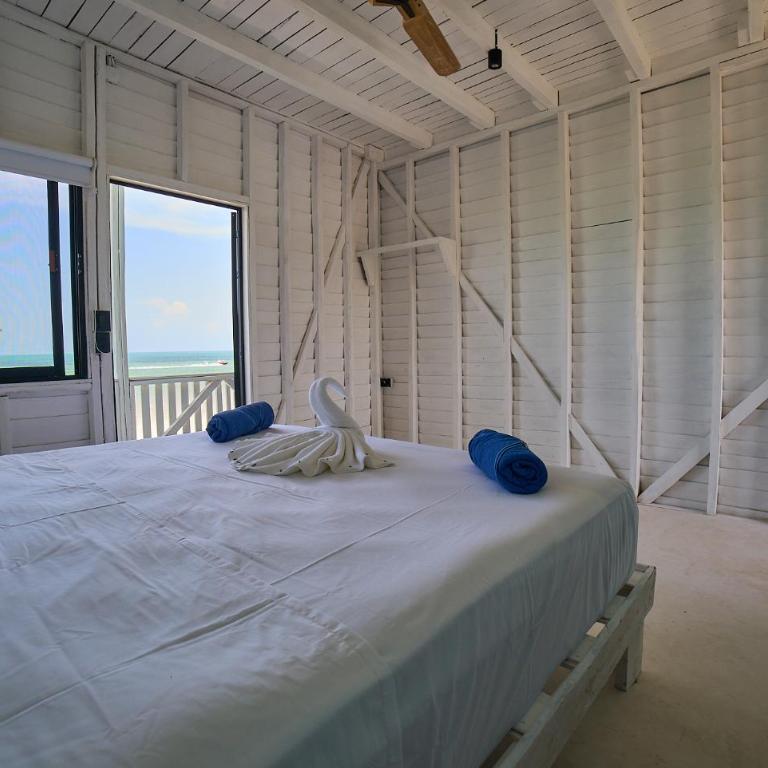 El Faro Beach Front by ÓOL Hotels - Habitación con cama grande y vistas al mar - 7