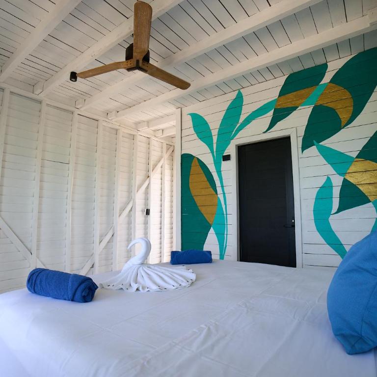 El Faro Beach Front by ÓOL Hotels - Habitación con cama grande y vistas al mar - 8