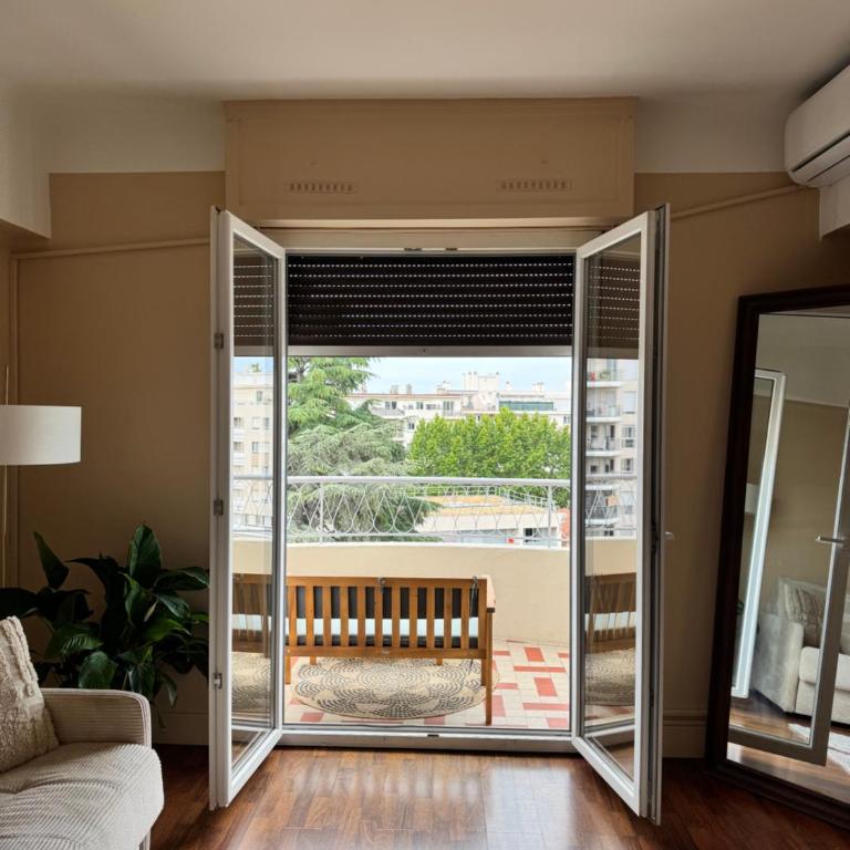 Appartement moderne au centre de Juan les Pins - Apartment mit 1 Schlafzimmer - 2