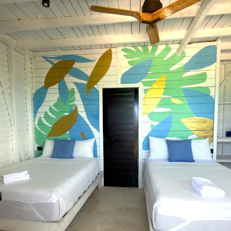 El Faro Beach Front by ÓOL Hotels - Habitación Doble Deluxe con vistas laterales al mar - 7