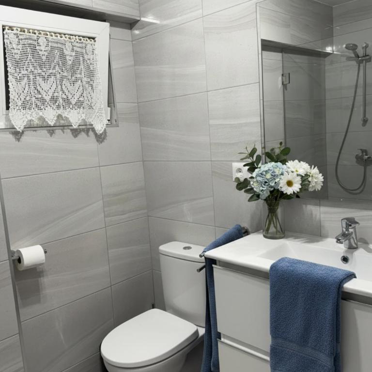 Nice Penthouse by the Beach - Superior One-Bedroom Apartment with Balcony - 8