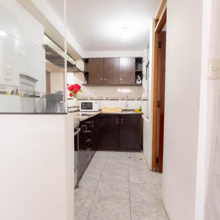 Siéntete como en casa, excelente apartamento - Three-Bedroom Apartment - 9